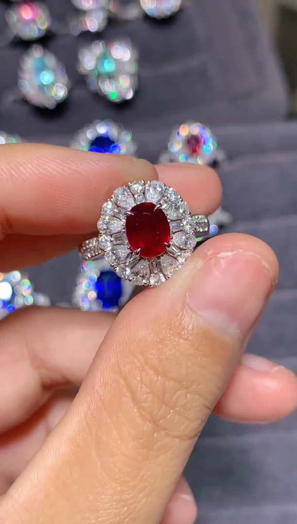 18K金镶嵌戒指红宝石1.39CT