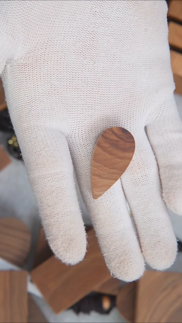 檀香木吊坠53号料水滴形牌子0.8厚度  随机发