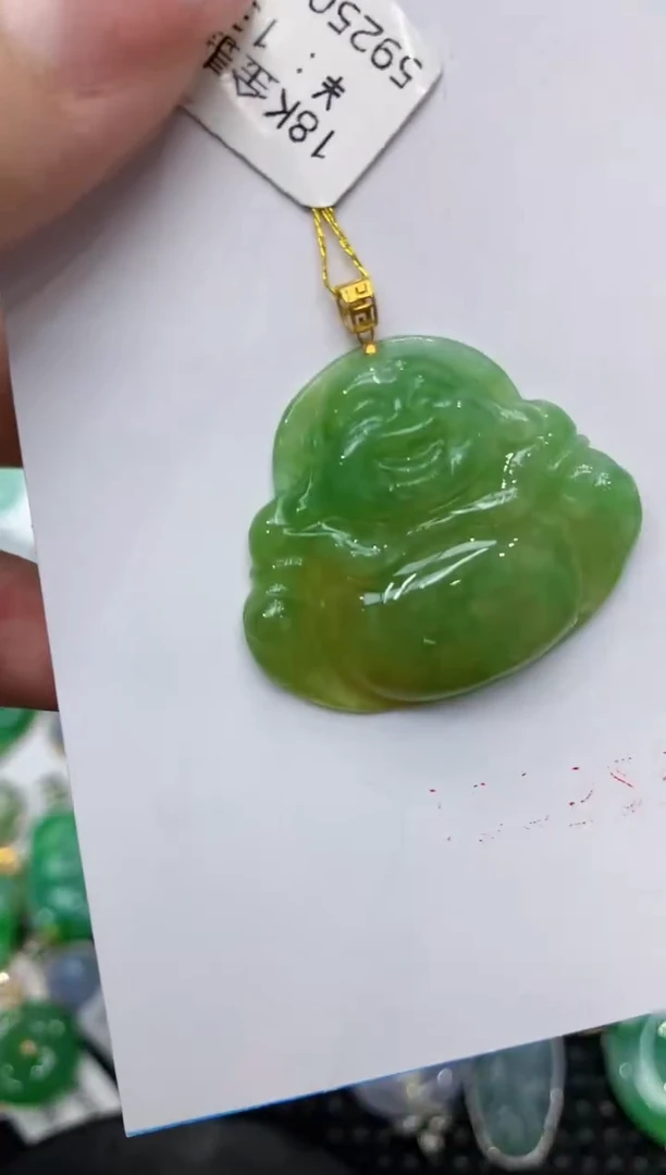 翡翠18K金镶嵌颈饰1111111111