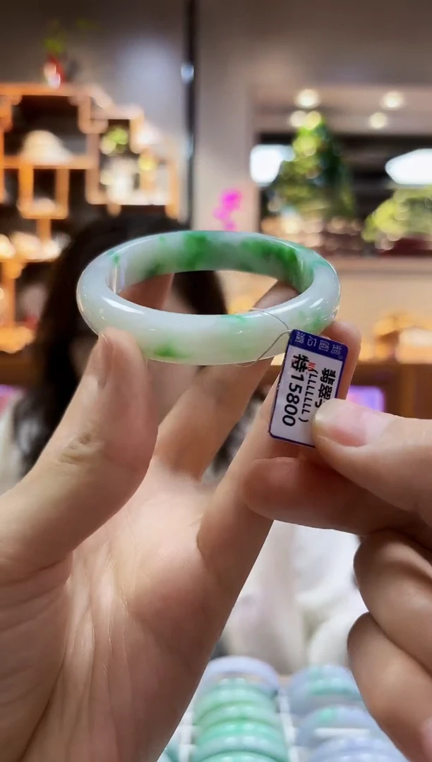 【闪购商品】翡翠颈饰未镶嵌54手镯