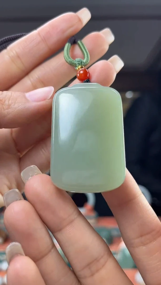 颈饰未镶嵌和田玉佩佩