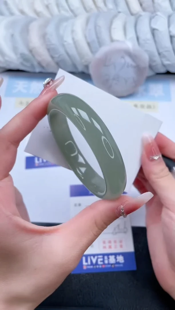 【闪购商品】石英质玉手镯未镶嵌T87-56.6