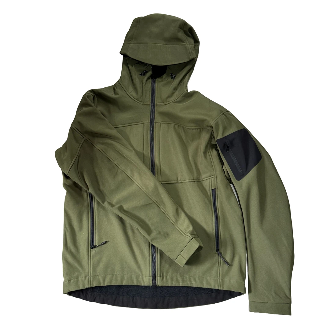 外贸户外机能防风符合加绒软壳冲锋衣夹克