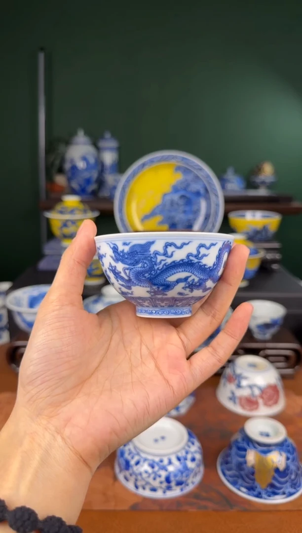 杯望月怀古。龙纹。鸡心杯