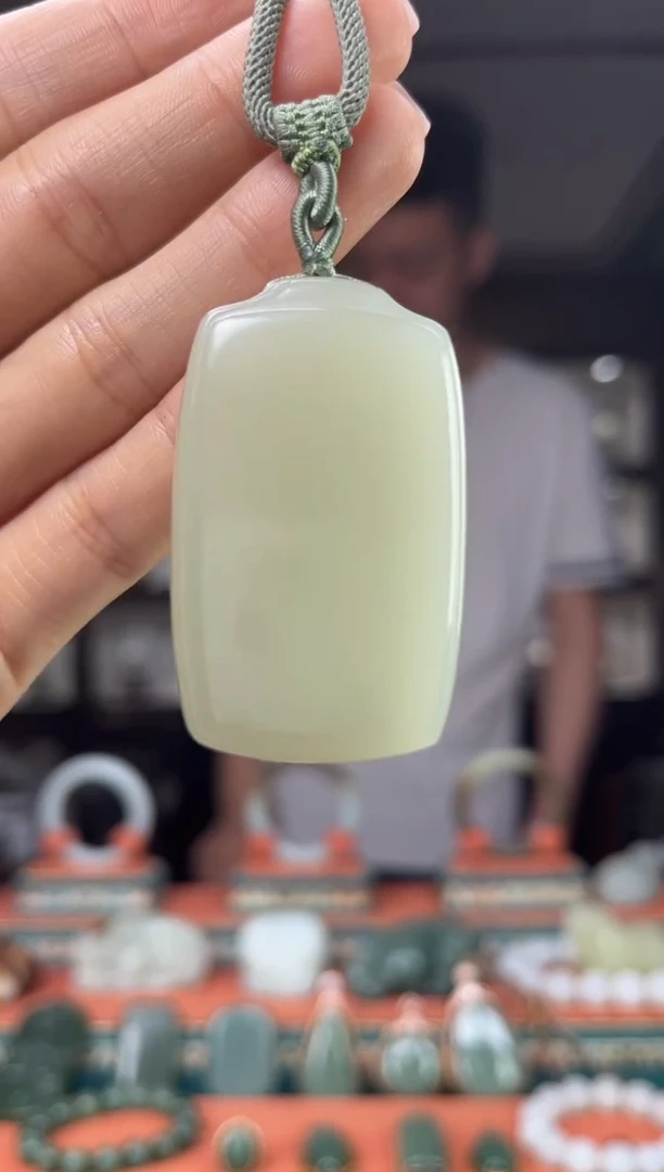 和田玉未镶嵌颈饰佩佩