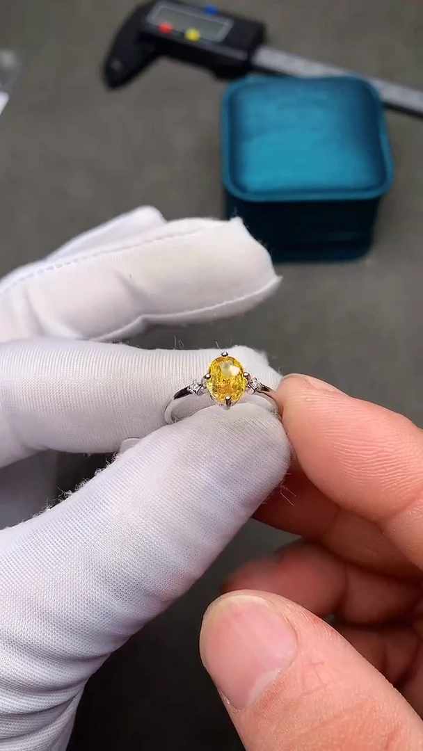 【闪购商品】彩色蓝宝石戒指银S925镶嵌····