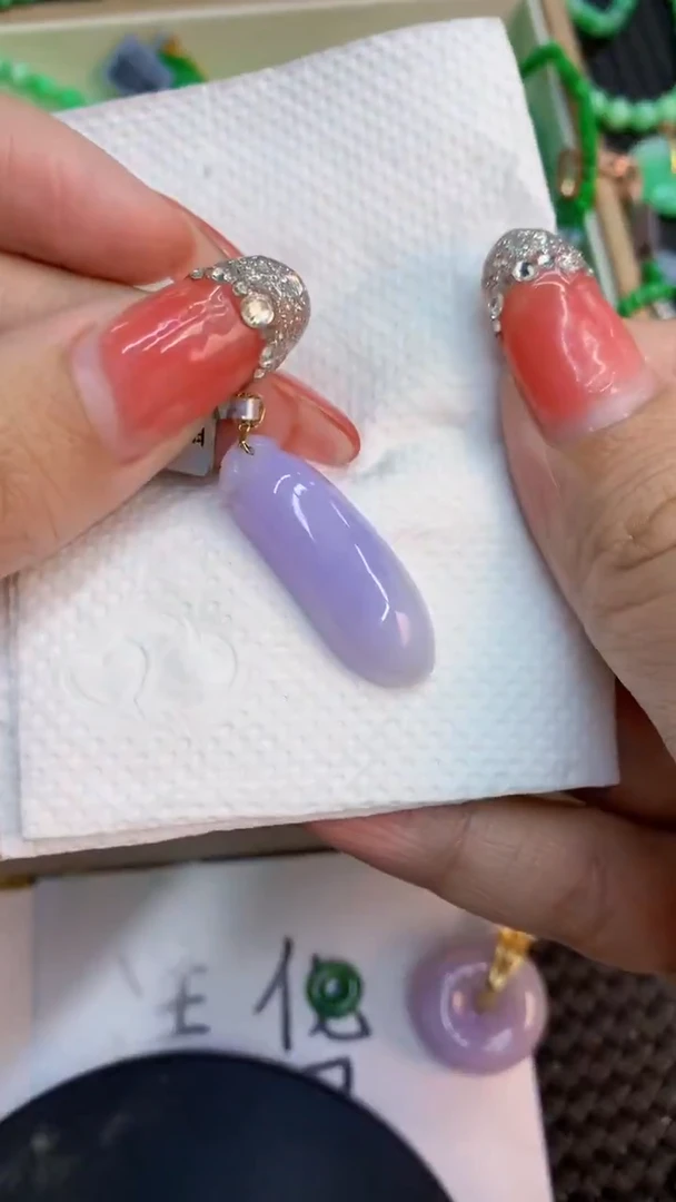 颈饰18K金镶嵌翡翠1