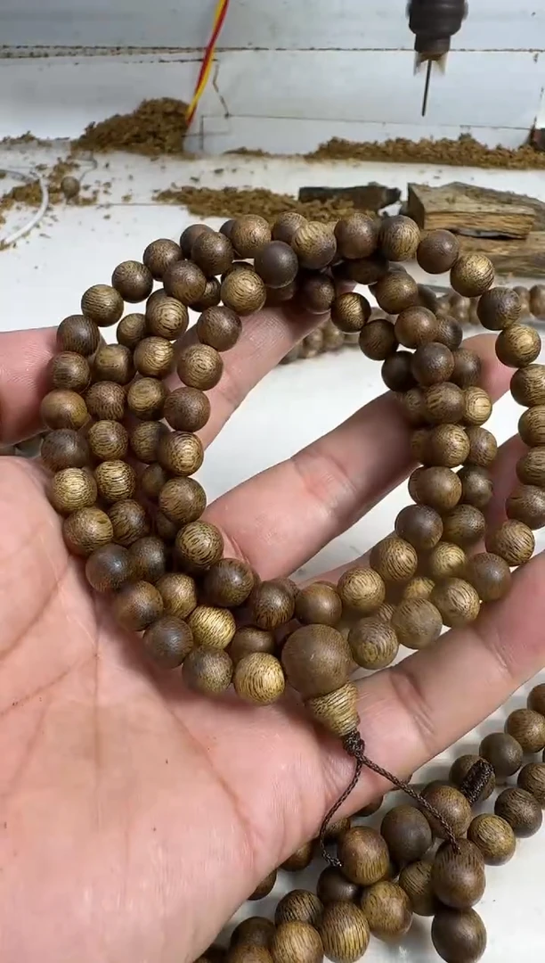 沉香手串白棋0.8规格多圈21克