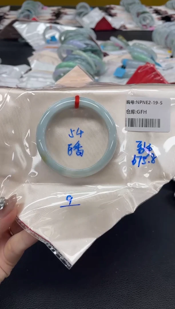 未镶嵌手镯翡翠翡翠手镯
