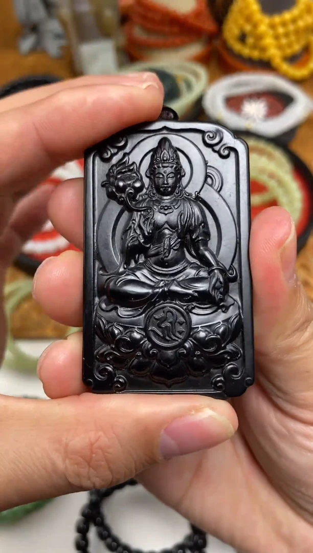 颈饰未镶嵌和田玉吊坠