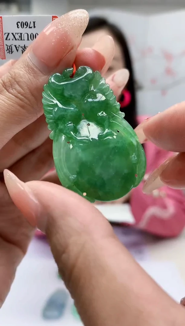 【闪购商品】定制翡翠未镶嵌4852MM-毛货挂件143