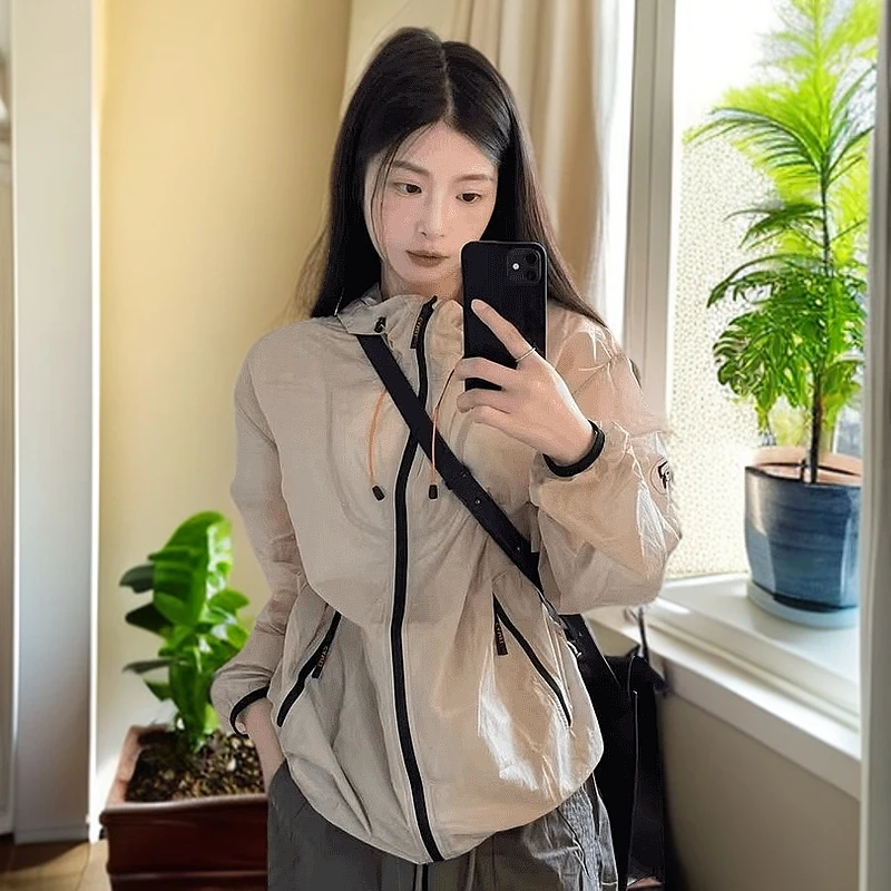 夏季薄款冰丝透气防晒衣外套女宽松大码休闲运动冲锋衣空调罩衫潮