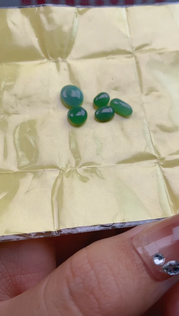 翡翠裸石天然翡翠蛋面