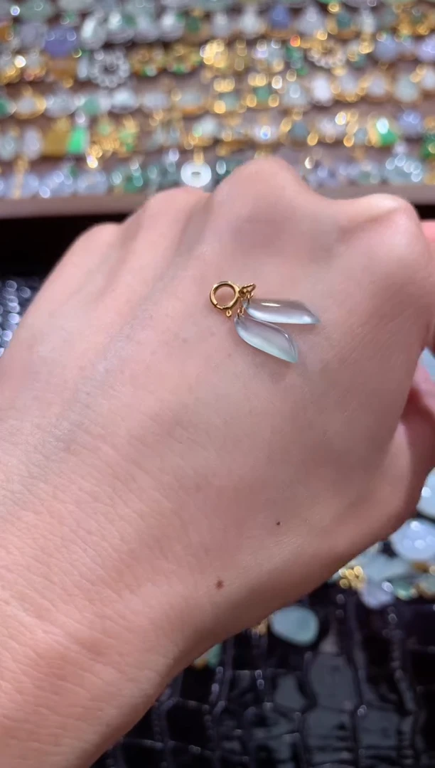 颈饰18K金镶嵌翡翠翡翠