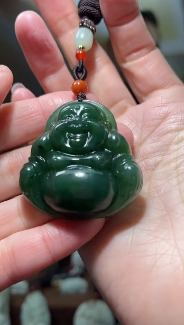 颈饰未镶嵌和田玉.