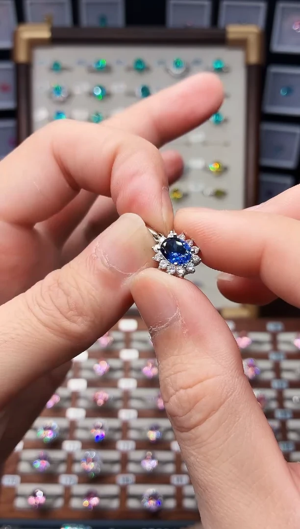 吊坠(赠链)蓝宝石银S925镶嵌1888