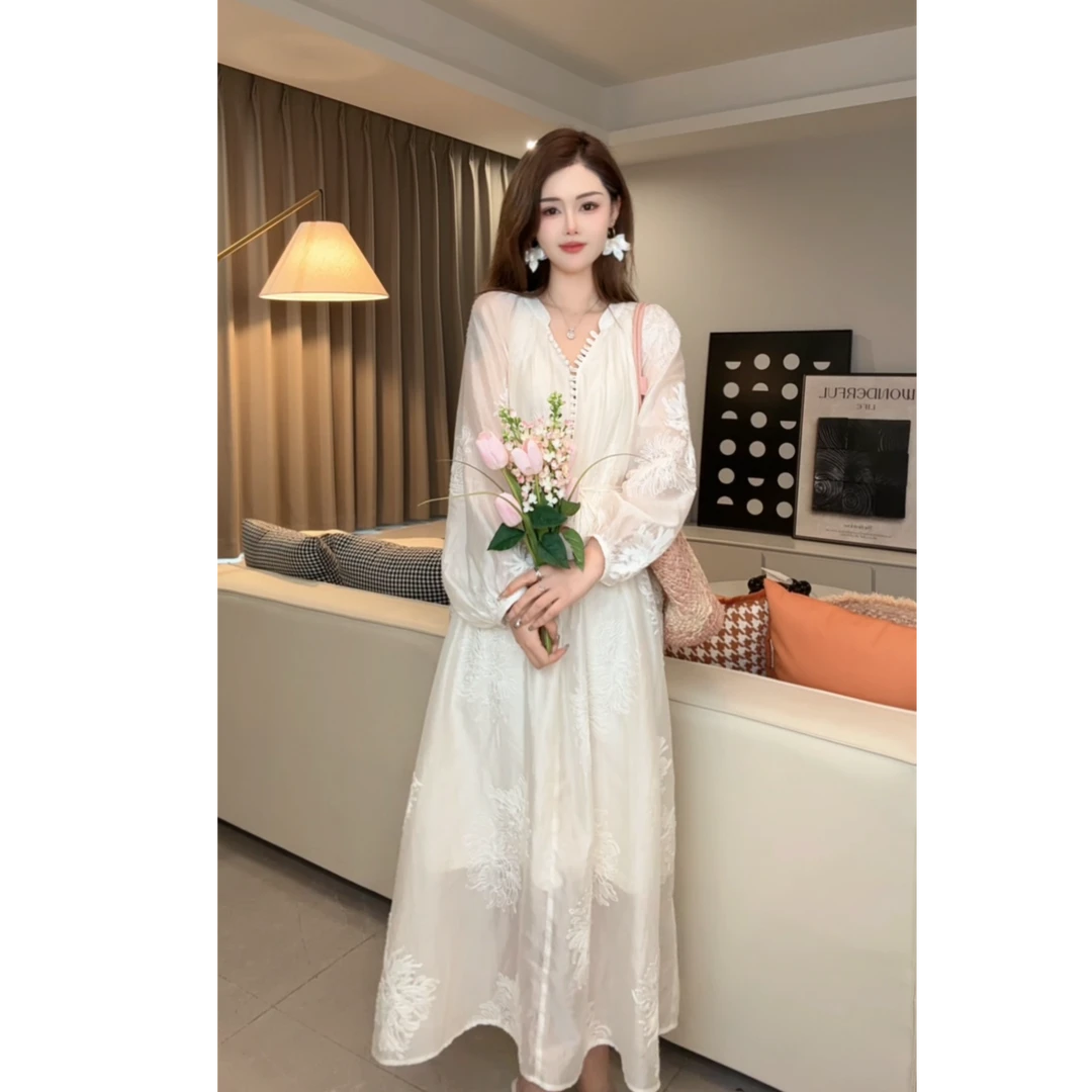 【唐雪莹专属】新款春夏连衣裙刺绣长袖新中式温柔风长裙 YB25005