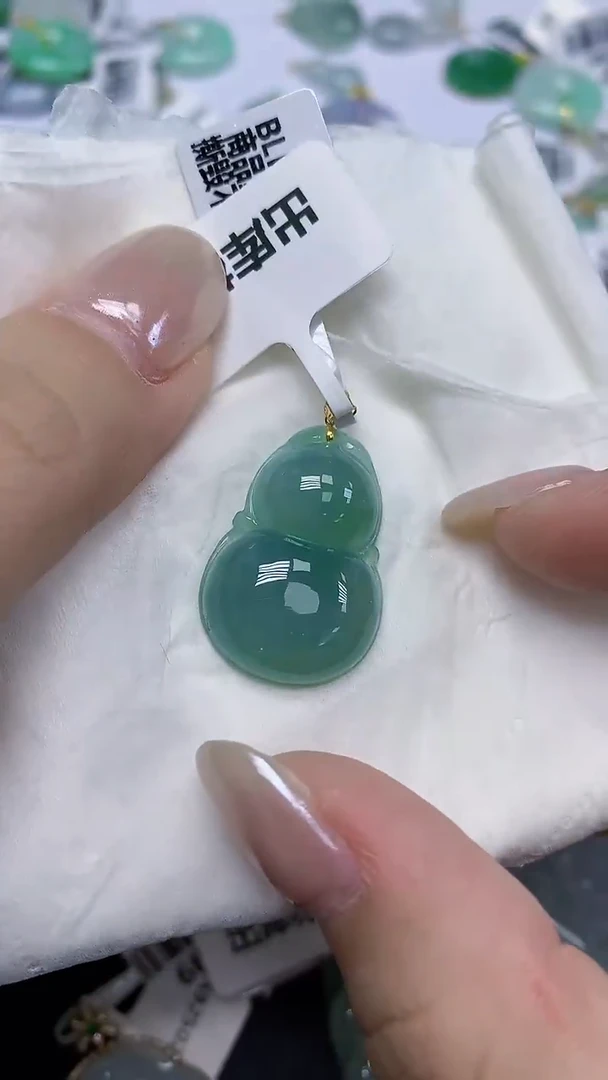 翡翠18K金镶嵌颈饰天然缅甸翡翠A货