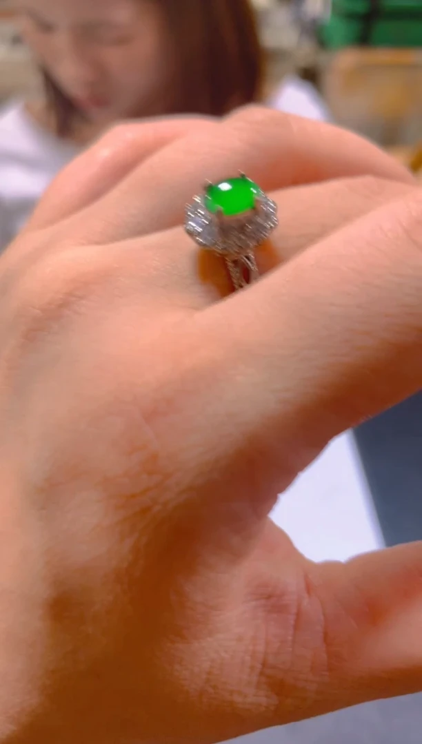 未镶嵌翡翠耳饰多样性发一