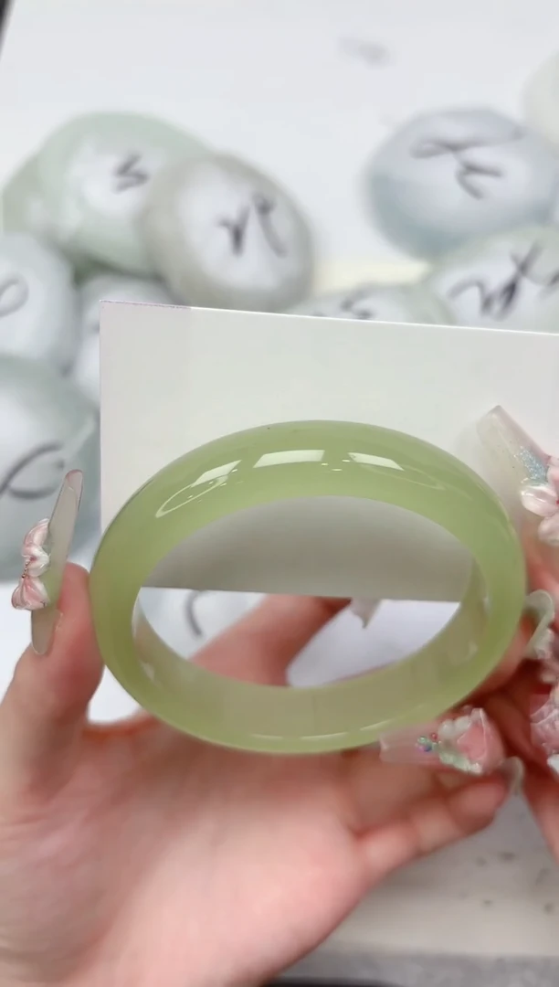 未镶嵌手镯石英质玉153-62.2