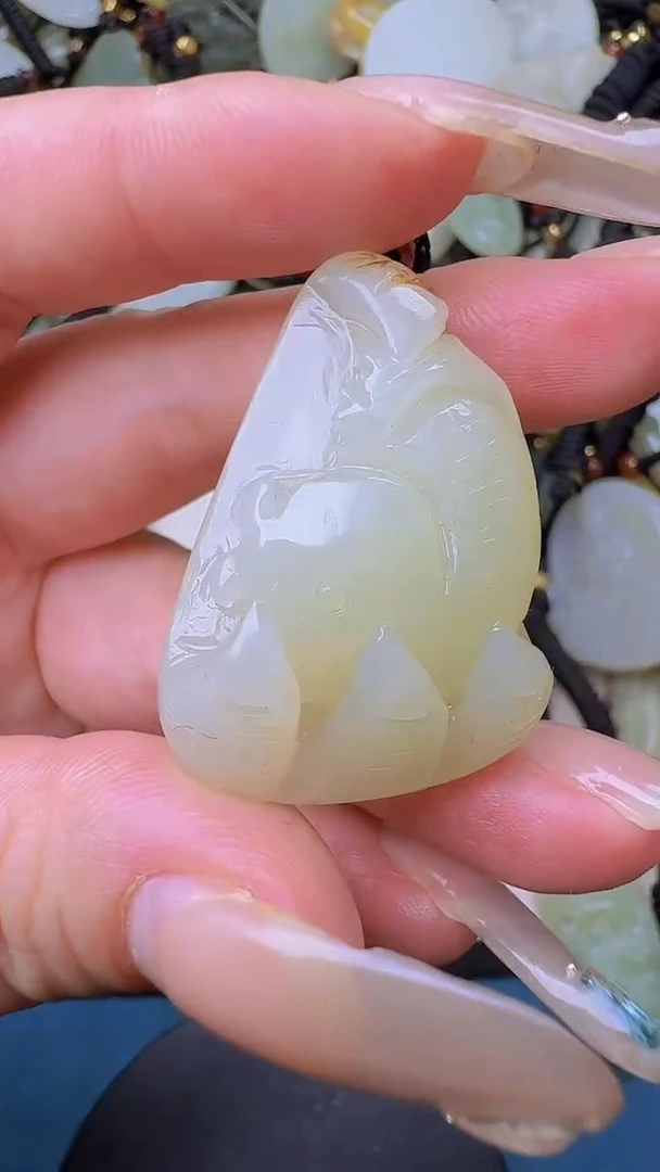 和田玉未镶嵌颈饰18