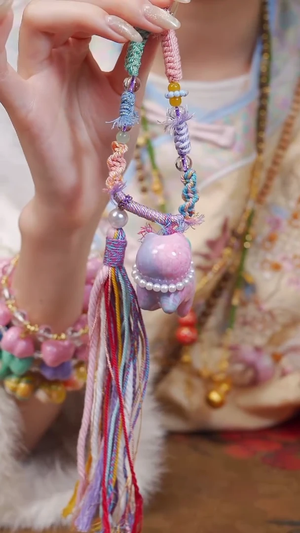 518漆猫挂件-----48