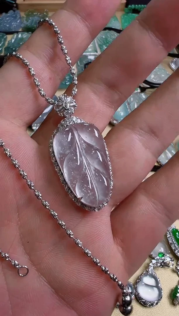 颈饰18K金镶嵌翡翠天然缅甸翡翠