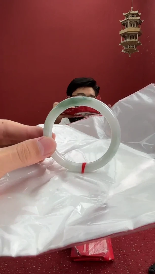 翡翠手镯（圆镯）未镶嵌51手镯