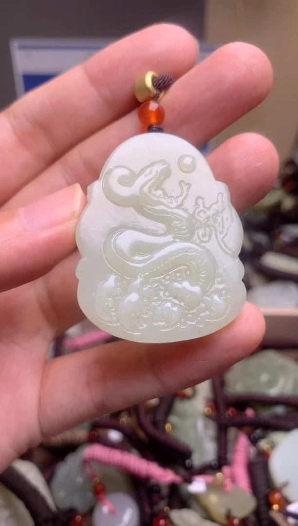颈饰未镶嵌和田玉1