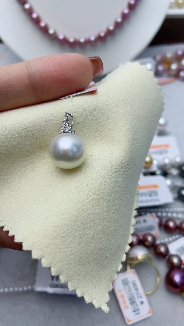 【闪购商品】海水珍珠颈饰18K金镶嵌W103
