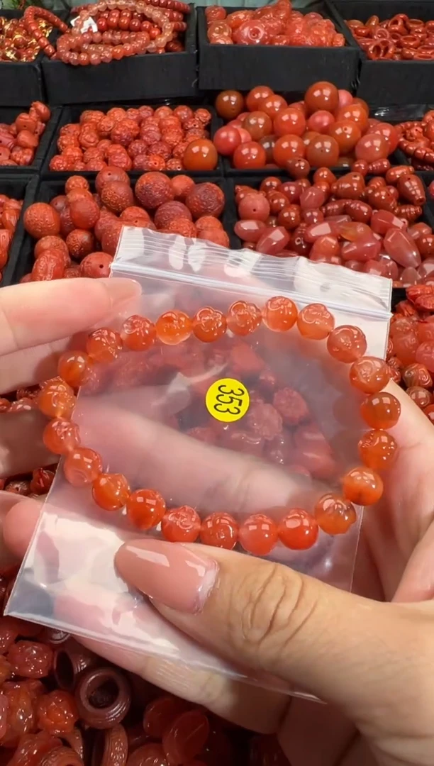 南红玛瑙未镶嵌颈饰1