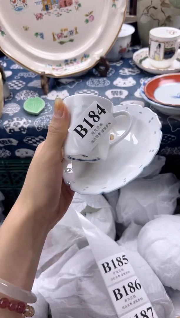 瓷片九***猫    B184