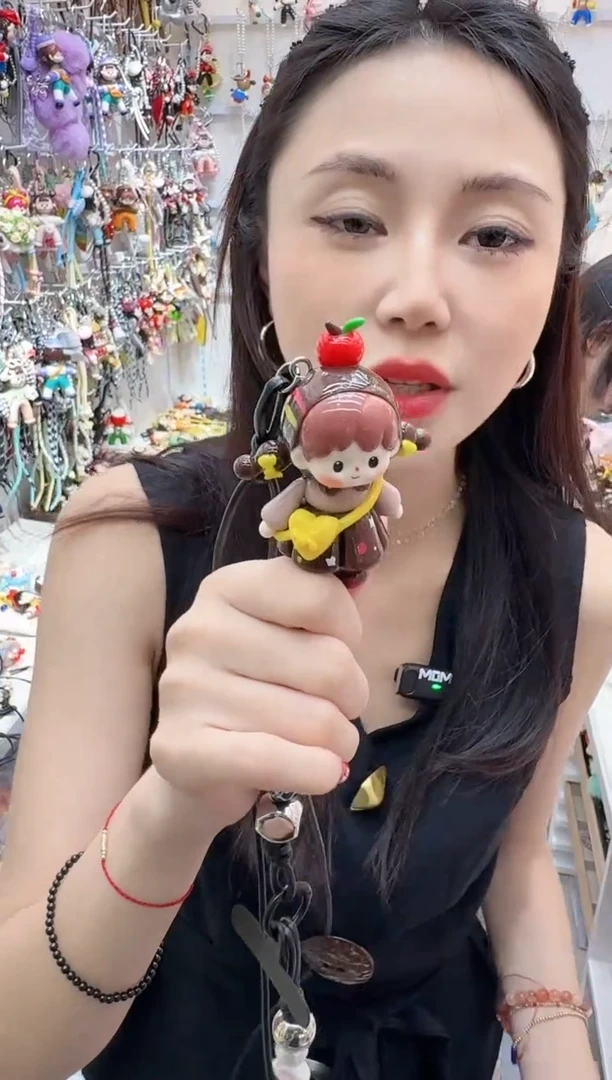 红苹果咖色裙子妹妹手机斜挎挂件