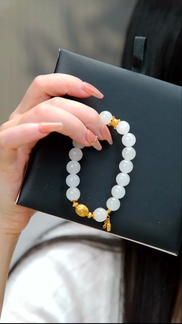 未镶嵌手串和田玉和田玉设计款手串  多样性发一