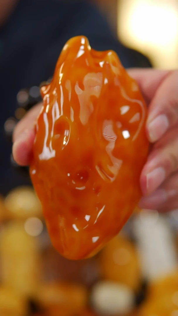 【闪购商品】蜜蜡裸石未镶嵌焦皮料原石131