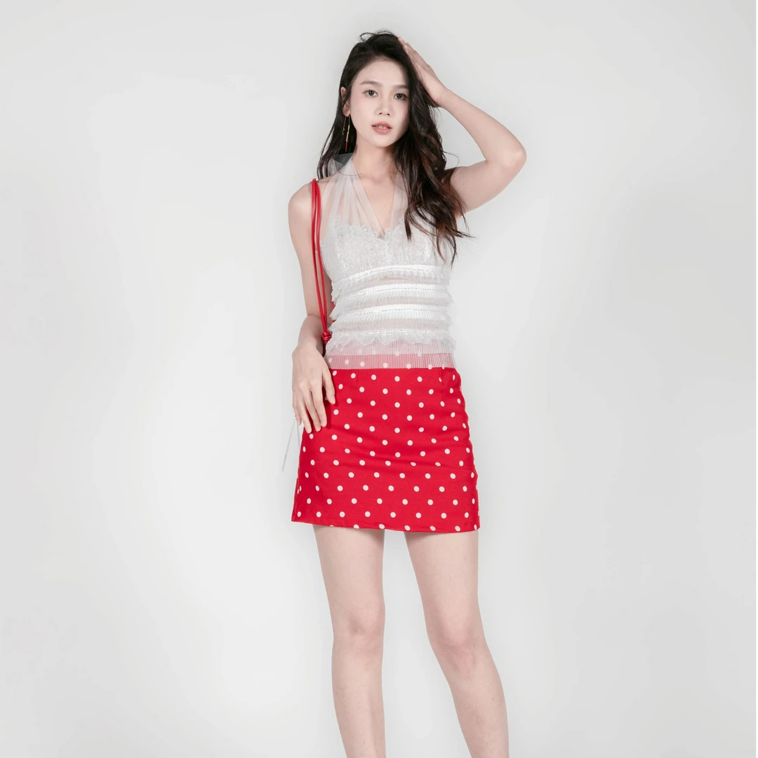 AMANLIN/阿謾琳欧若风显瘦小众蕾丝抹胸修身拼接无袖上衣F595698