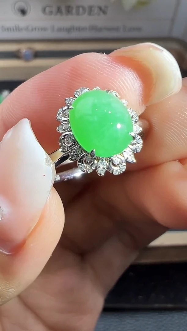 18K金镶嵌戒指翡翠勿拍