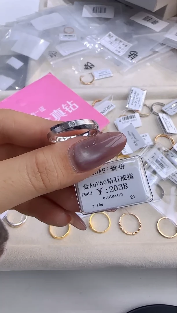 【闪购商品】钻石戒指/指环18K金镶嵌180800