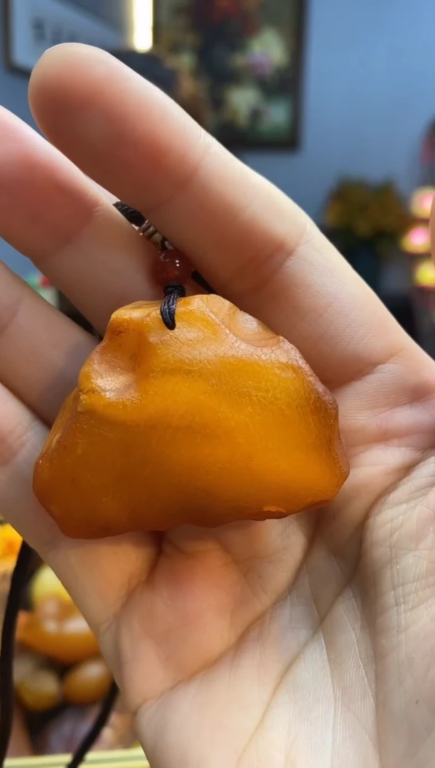 未镶嵌颈饰琥珀吊坠