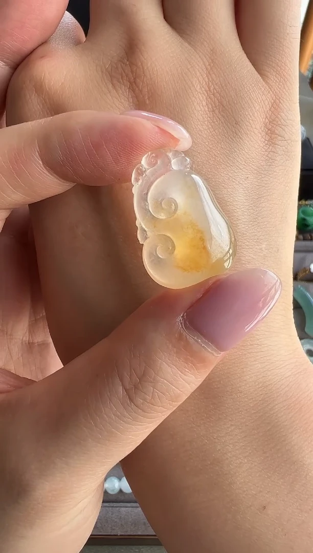 翡翠未镶嵌颈饰翡翠如意
