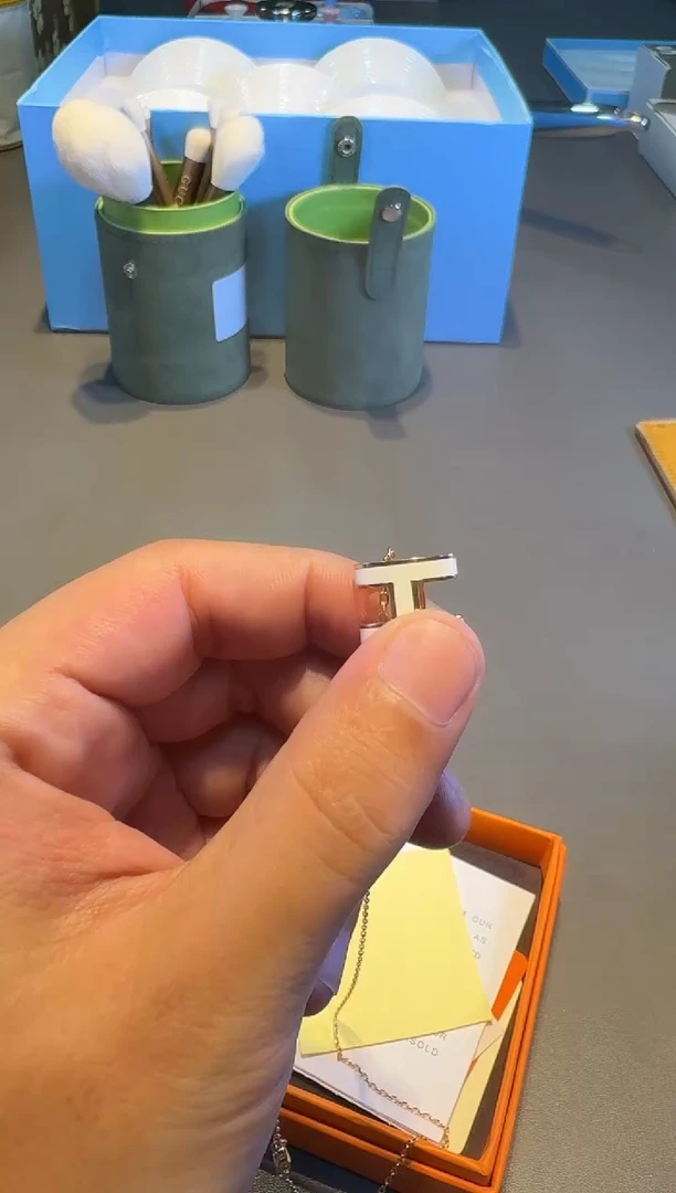 A白 名品折扣名品折扣名品折扣