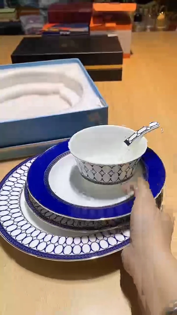 【闪购商品】瓷片锅碗瓢盆一件不剩