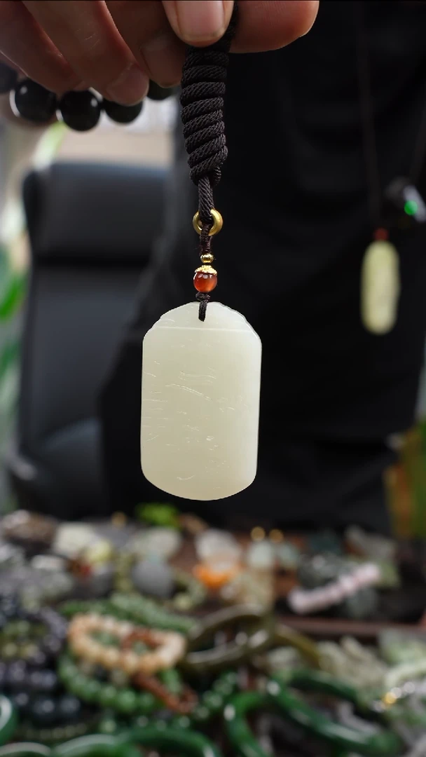 和田玉未镶嵌吊坠(赠链)和田玉吊坠