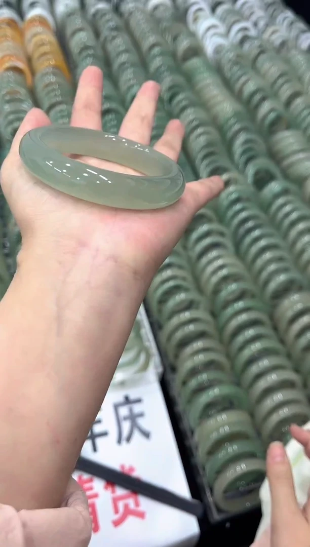 未镶嵌手镯石英质玉3-60