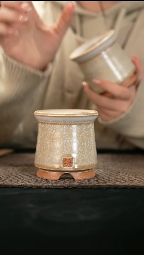 Y-口径8花盆-01-04-530特默认有瑕