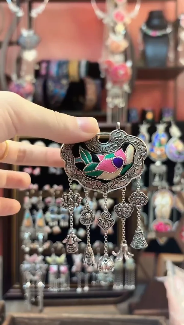 织绣云织谣民族风精美饰品   522+链子