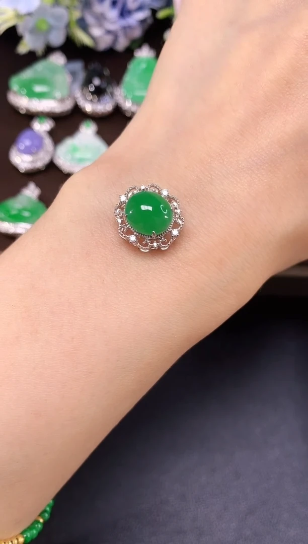 吊坠(不含链)18K金镶嵌翡翠56|