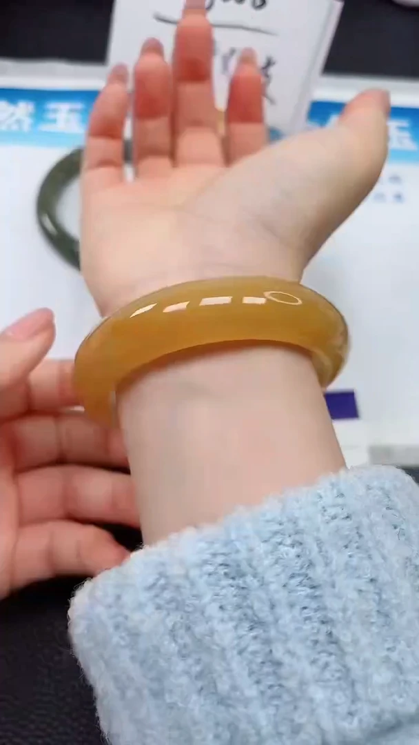 【闪购商品】石英质玉手镯未镶嵌99