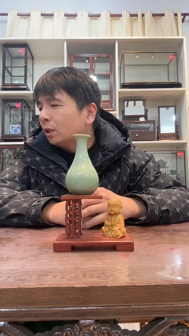 花梨木类木头款郭*海445摆件