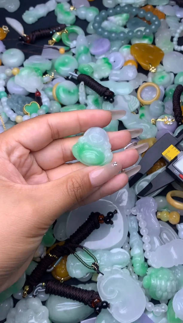 翡翠未镶嵌颈饰天然缅甸翡翠吊坠